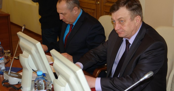 Мэр Магадана Юрий Гришан предложил депутатам поддержать законопроект Госдумы о подоходном налоге.