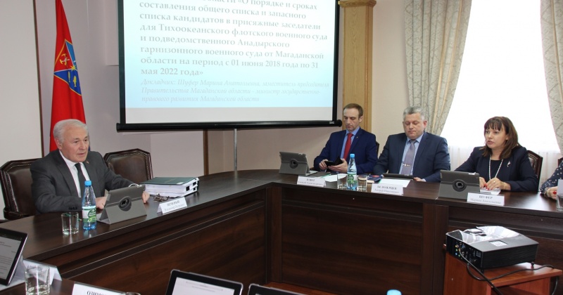 Почетные награды от Минвостокразвития за вклад в развитие Дальнего Востока получили колымчане Геннадий Кузьменко и Александр Басанский