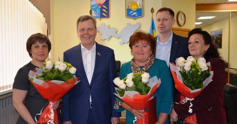 Несколько жителей Ольского городского округа были отмечены высокими наградами Магаданской областной Думы