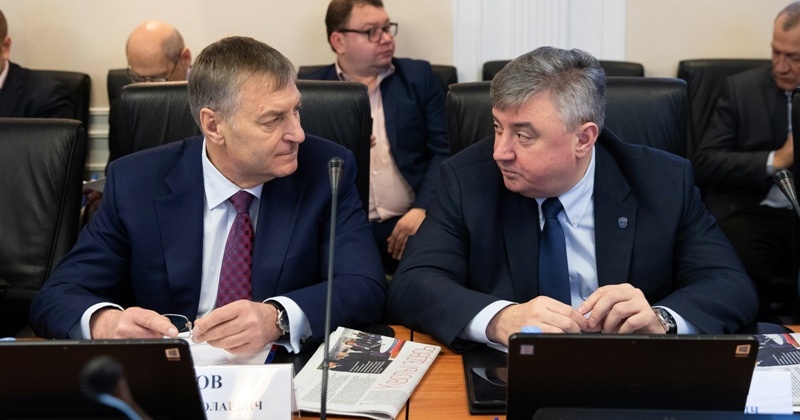 Михаил Котов рассказал о проделанной в 2019 году депутатской работе, взаимодействии с избирателями, городскими учреждениями и организациями