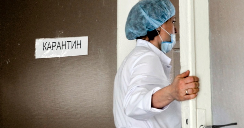 Свыше 300 сотрудников колымских соцучреждений продолжат получать пособия за работу с больными коронавирусом и людьми из группы риска