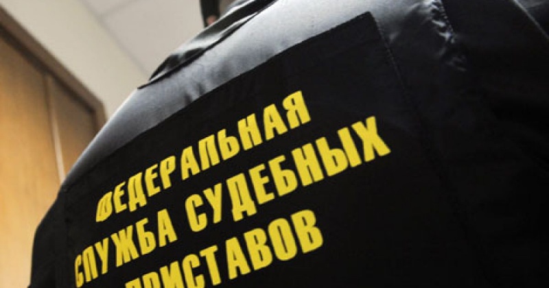 За разбитое окно житель Магадана заплатил 136 тыс. руб.