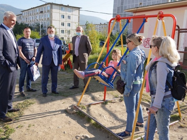 На масштабные ремонты дворовых территорий Магадана из областного бюджета выделено 100 млн рублей