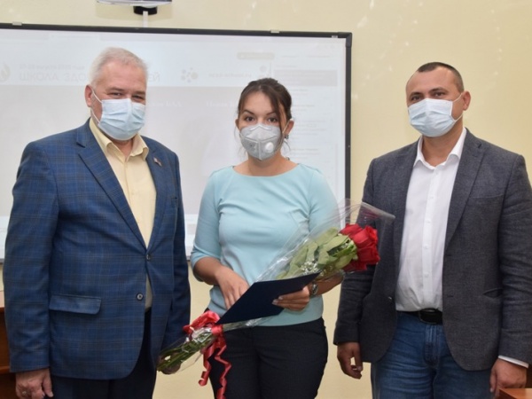 Сотрудников Магаданской областной детской больницы наградили за слаженную работу во время пандемии