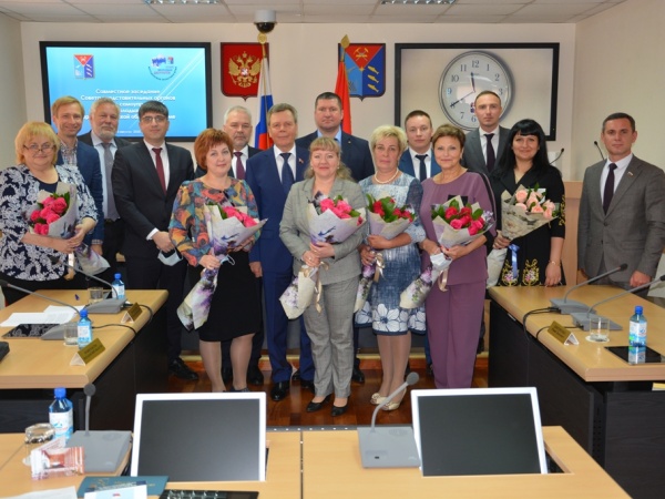 Члены совещательных органов при Магаданской областной думе награждены по итогам деятельности