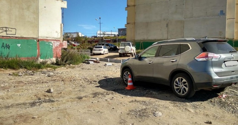 Полицейские Магадана разыскивают водителей скрывшихся с места ДТП