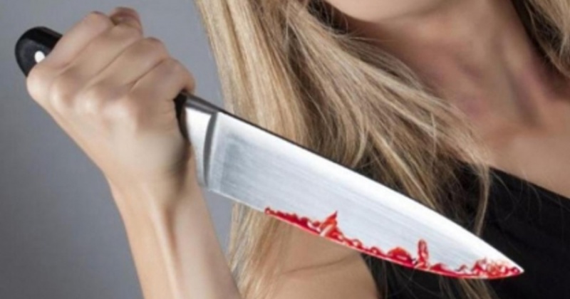 Жительница Магадана всадила нож в грудь своему супругу