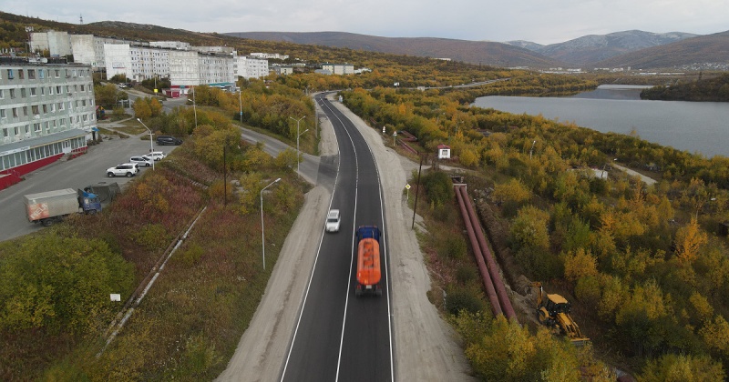 В Магаданской области в 2020 году, учитывая опыт прошлого дорожного сезона, работы по нацпроекту «Безопасные и качественные дороги» проводятся в комплексе