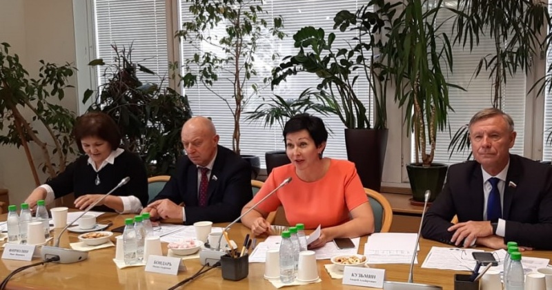 На Северном форуме зампред профильного комитета Госдумы Оксана Бондарь призвала коллег объединить усилия для решения общих проблем