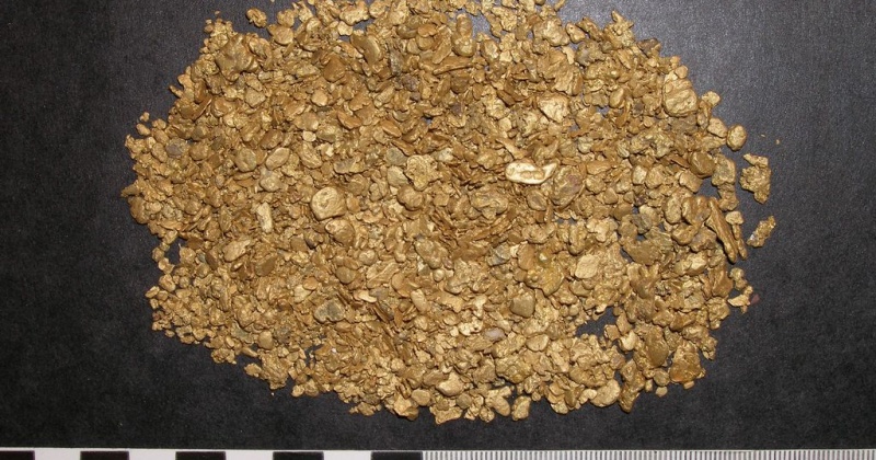 Золото и серебро общим весом более 1,5 кг изъяли чекисты Магадана