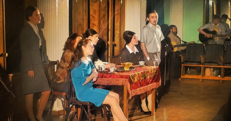 Музыкальный и драматический театр провел сдачу спектакля «Мой друг уехал в Магадан»