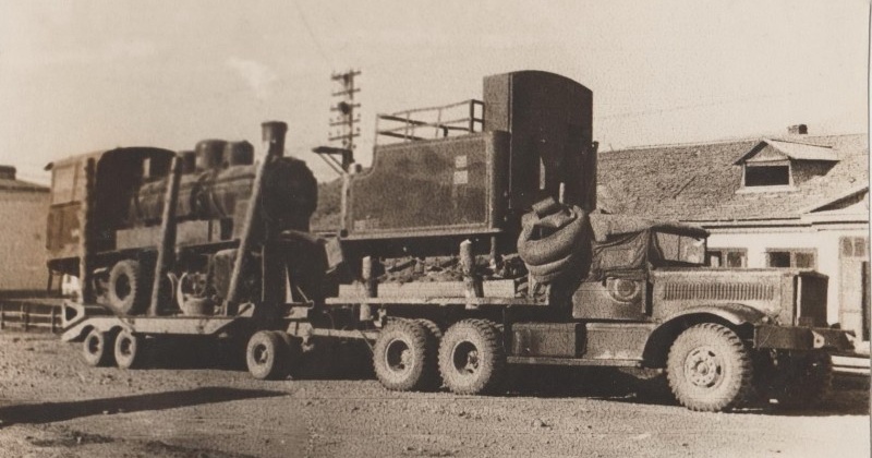 Двенадцатитонные американские автомобили-тягачи «Даймонд» появились на Колыме 76 лет назад