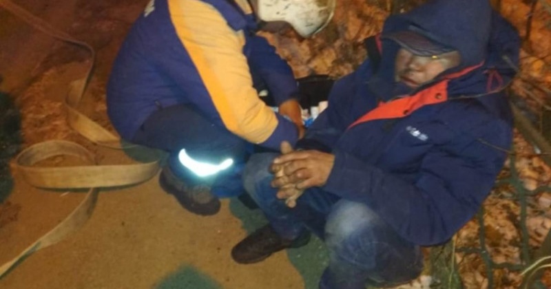 В Магадане  спасли  бомжа, который развел костер в подвале и устроил пожар