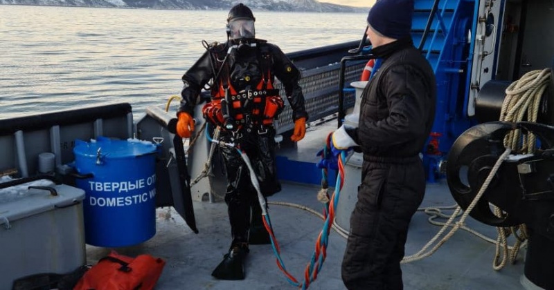 В акватории магаданской бухты Нагаева водолазы ТОФ нашли затопленный 70-метровый рыболовный траулер