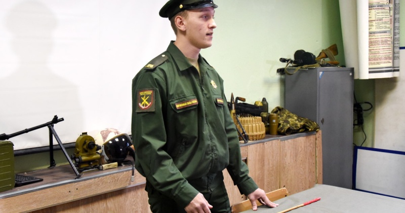 Выпускник центра «Подвиг» Дмитрий Гречишкин рассказал курсантам об особенностях службы в Российской армии