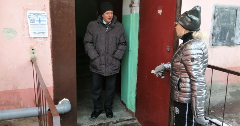 Комиссионное обследование жилого дома в Магадане по инициативе колымского депутата выявило массу недостатков