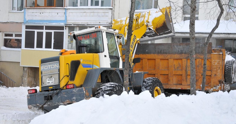 За своевременно расчистку дворов Магадана от снега управляющие компании привлечены к ответственности 