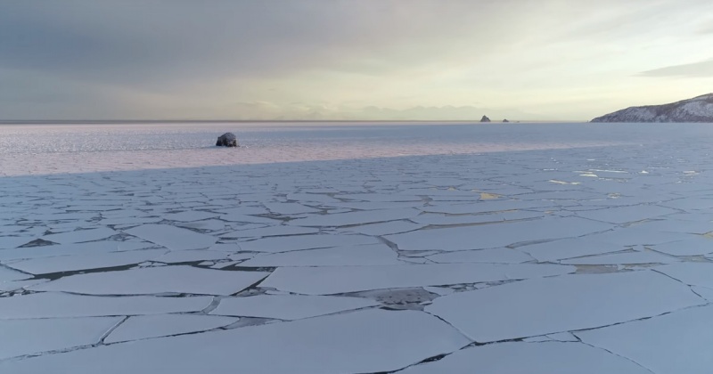 Выезд на лед водоёма на автотранспорте вне оборудованных ледовых переправ влечет установленную законом ответственность
