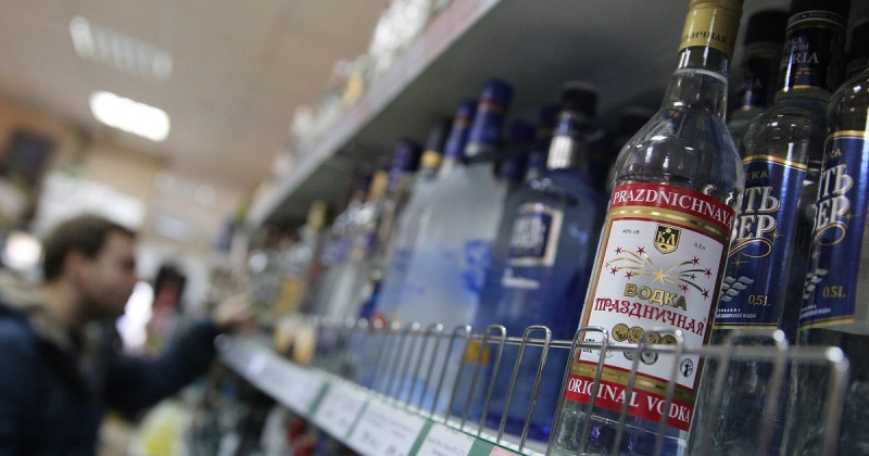 Продолжается опрос о запрете продажи алкоголя в торговых объектах, расположенных в домах Магадана