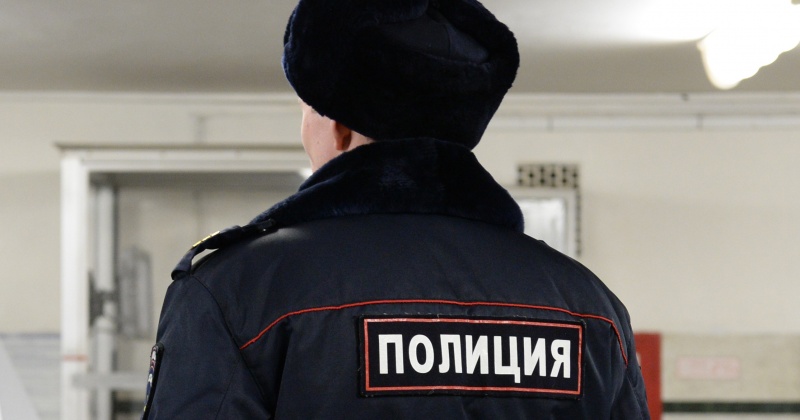 100 тысяч рублей, компьютер и вещи украл житель Магадана из квартиры