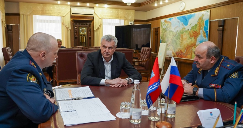 Губернатор Сергей Носов провел рабочую встречу с назначенным руководителем УФСИН по Магаданской области Александром Шеком
