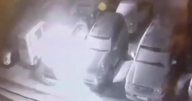 В Магадане возбуждено уголовное дело по факту поджога автомобиля марки «Лексус RX»