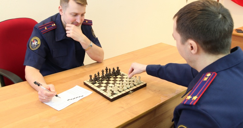 В шахматы сразились следователи Магадана