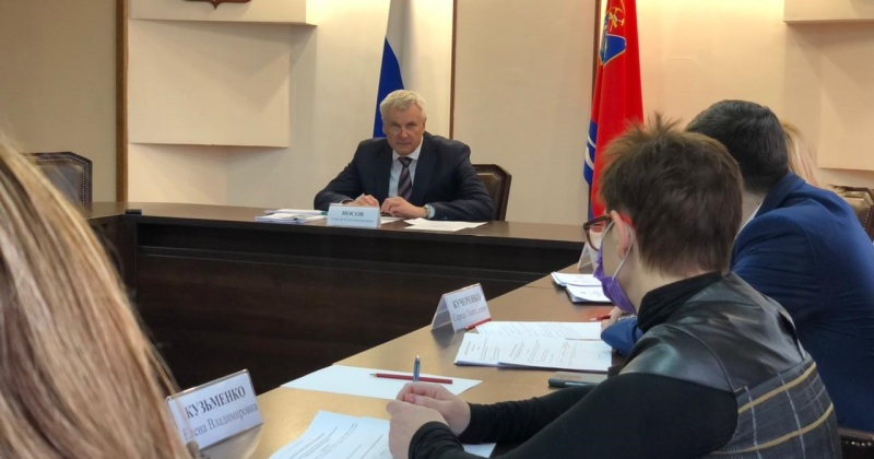 Сергей Носов поручил региональному кабмину разработать конкретные шаги по реализации Национальной социальной инициативы
