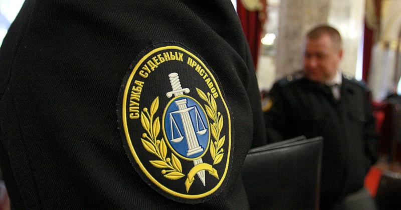 Главный судебный пристав Колымы помещен под домашний арест