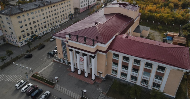 Гастроли Магаданского музыкально-драматического театра начались в Ленинграде 40 лет назад