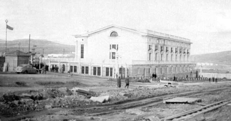 Магаданский Дворец спорта, построенный по проекту архитектора А В. Машинского, был открыт в Магадане 67 лет назад
