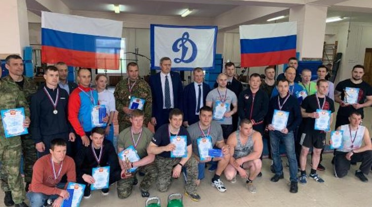 Команда УФСИН России по Магаданской области одержала победу в первенстве «Динамо» по гиревому двоеборью