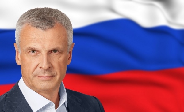 Пусть флаг России развевается над мирной, счастливой и сильной страной - Сергей Носов