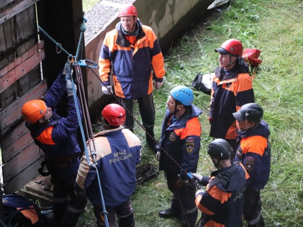 Магаданские спасатели провели сбор по горной подготовке