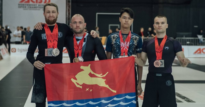 Магаданцы завоевали медали на международном турнире по джиу-джитсу в Санкт-Петербурге 