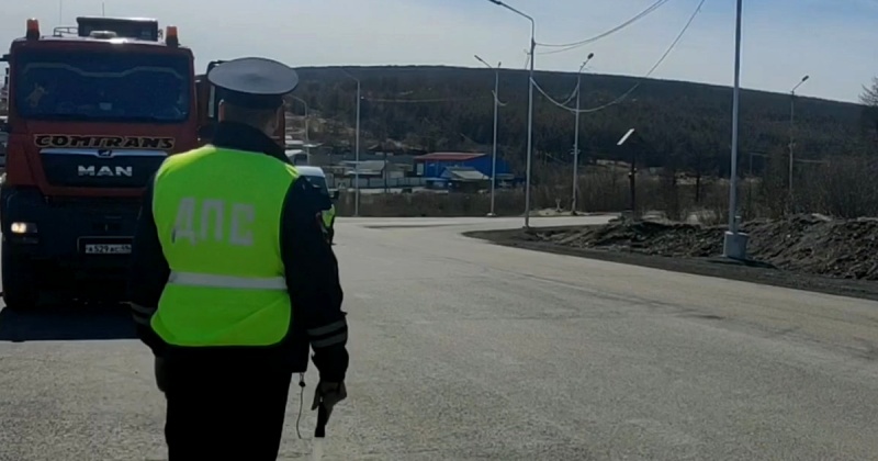 За минувшие сутки на территории Магаданской области сотрудниками ГИБДД выявлено 50 нарушений Правил дорожного движения