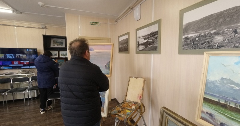 Картины, колымских художников, посвященные Охотскому морю, представлены в павильоне парка «Маяк» в Магадане