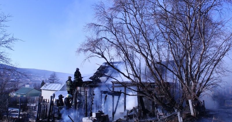 Огнеборцы ликвидировали загорание дачного дома в  Магадане