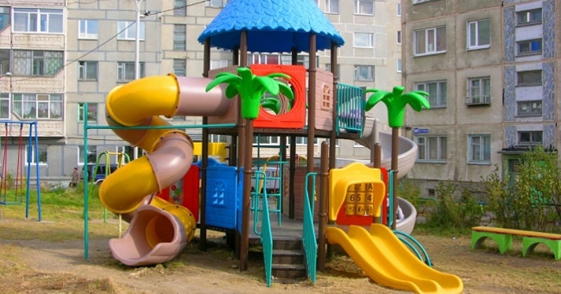 Мини-парк, детская площадка и благоустроенный двор появятся в округах Колымы