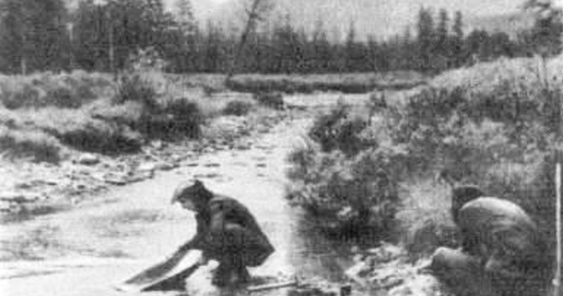22 октября 1928 года произошла первая документально зафиксированная сдача золота старательскими артелями реки Среднекан в кассу