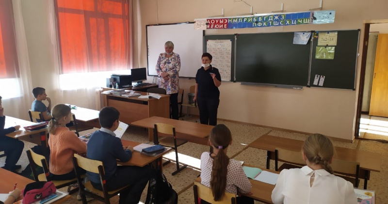 В Магаданской области полицейские рассказали школьникам о преимуществах службы в органах внутренних дел