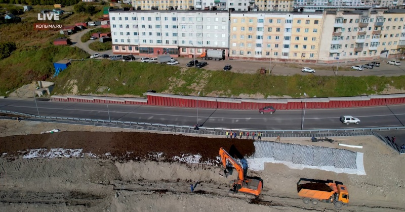 Юрий Трутнев осмотрел берегоукрепления и реконструированный участок дороги в бухте Нагаева