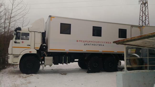 Новые мобильные медицинские комплексы областной больницы совершили первый выезд в колымский поселок