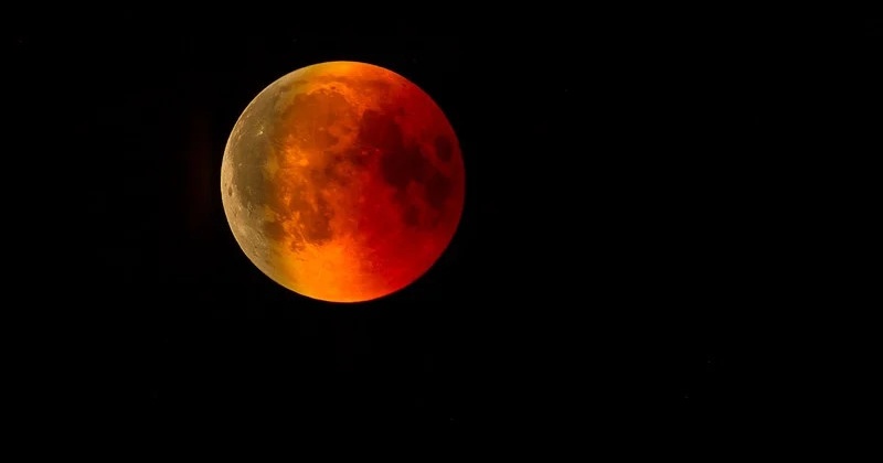 Магаданцы увидят самое продолжительное за 500 лет лунное затмение