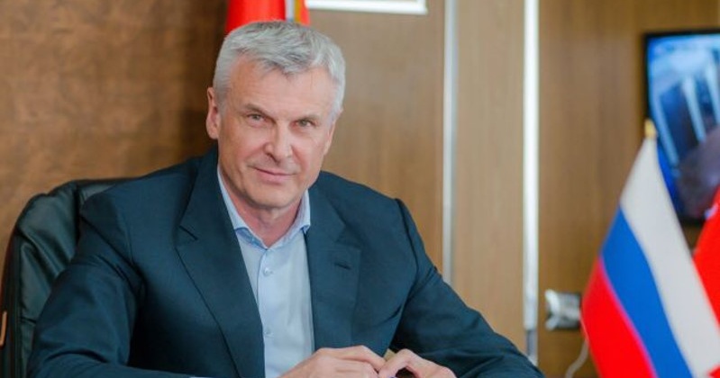 Поздравление губернатора, секретаря регионального отделения партии Единая России с 20-летием партии. 