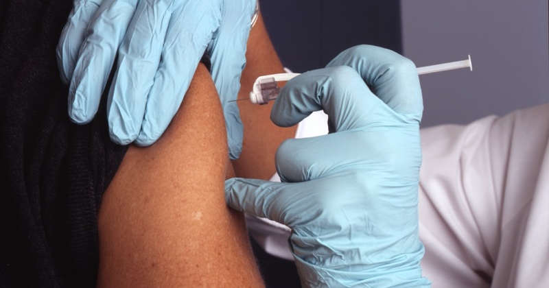 В Магадане открыли дополнительные пункты вакцинации от COVID-19 и гриппа