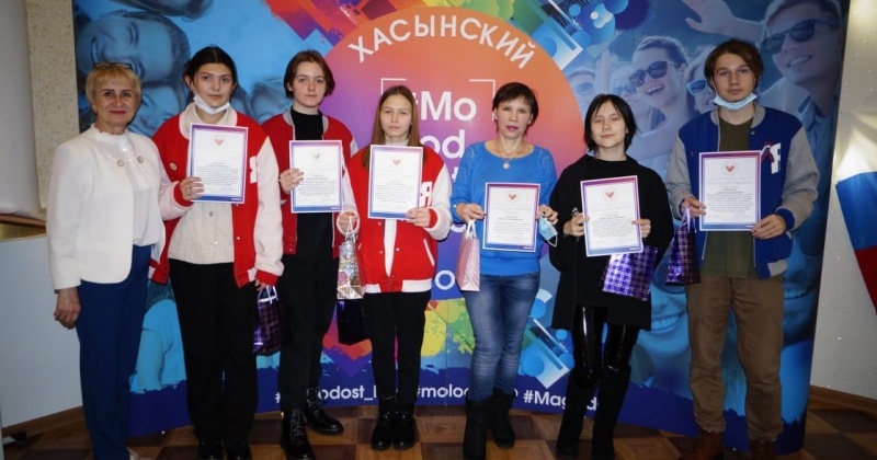 Александр Басанский поздравил добровольцев Хасынского и Ольского городских округов с Днем волонтера