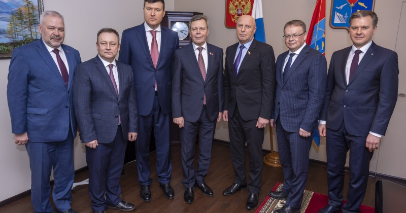 Колымским парламентариям представили нового управляющего Отделением Банка России по Магаданской области