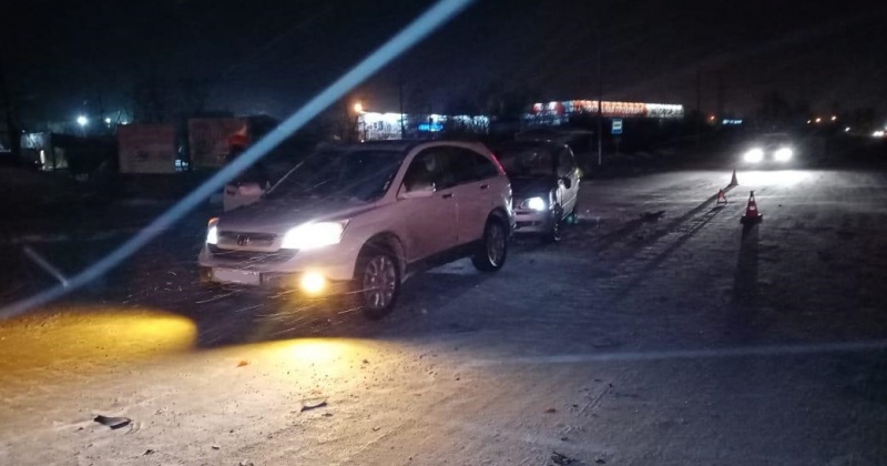 Три автомобиля столкнулись в Магадане