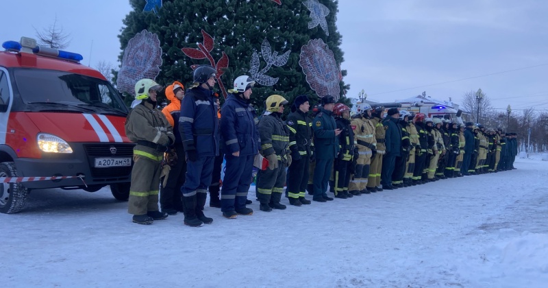 В преддверии новогодних праздников сотрудники пожарной охраны провели пожарно-тактические учения